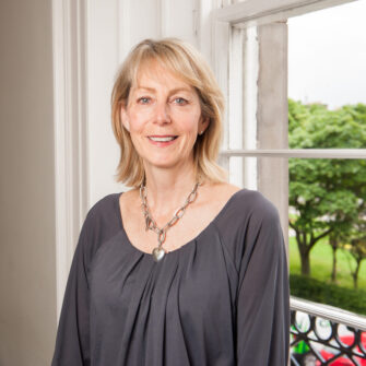 Debra R Lennie